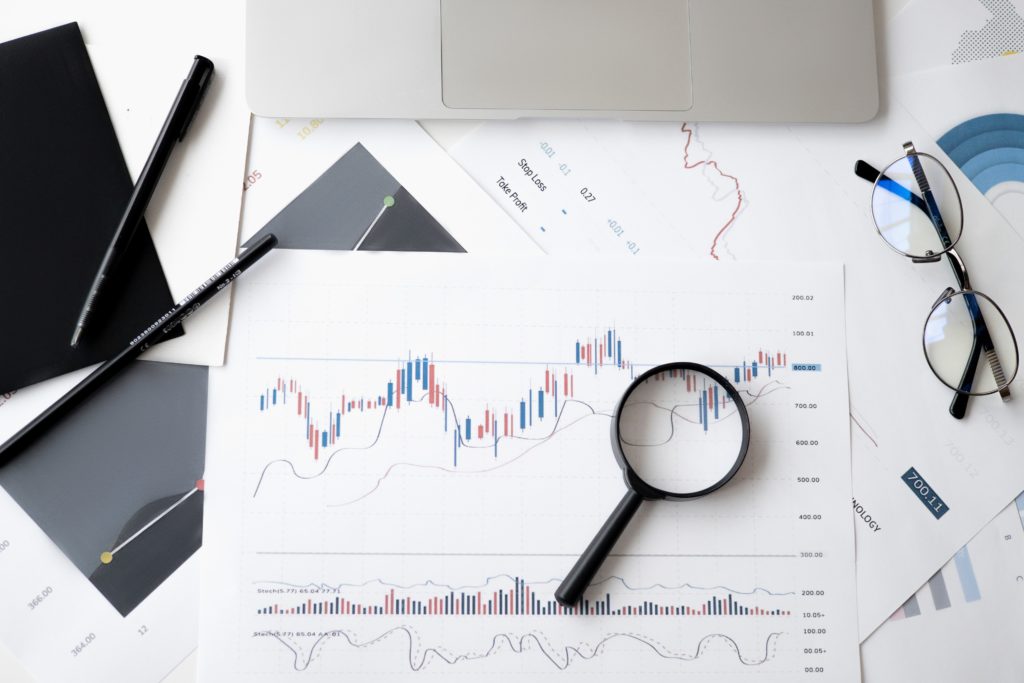 Photo de blog : "Analyse financière : maîtrise des risques et performances sur les secteurs spécialisés comme la santé"