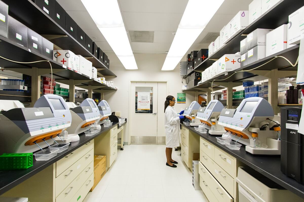 laboratoire biomoléculaire