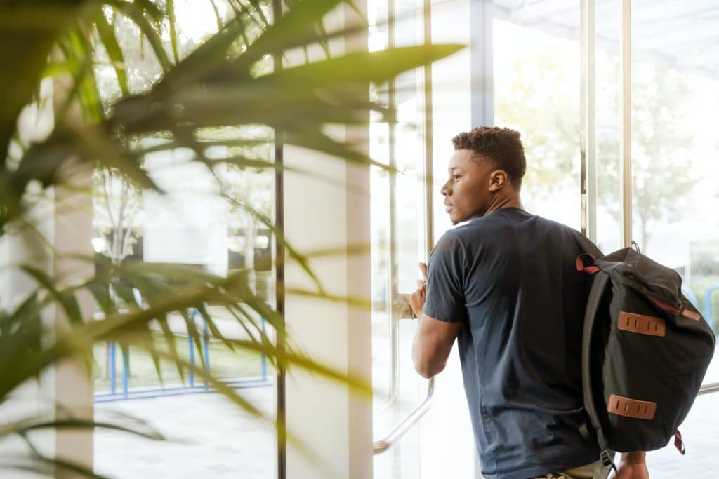 Blog Persuaders : "Guide pour trouver son premier emploi : méthodologie pratique pour les étudiants en dernière année d'études"